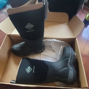 Muck boots